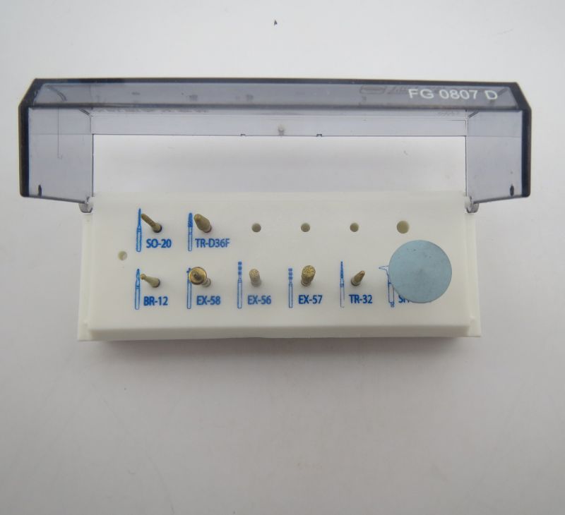 銅鋼刷